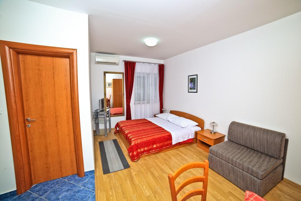 Apartments Bozikovic Подстрана Екстер'єр фото