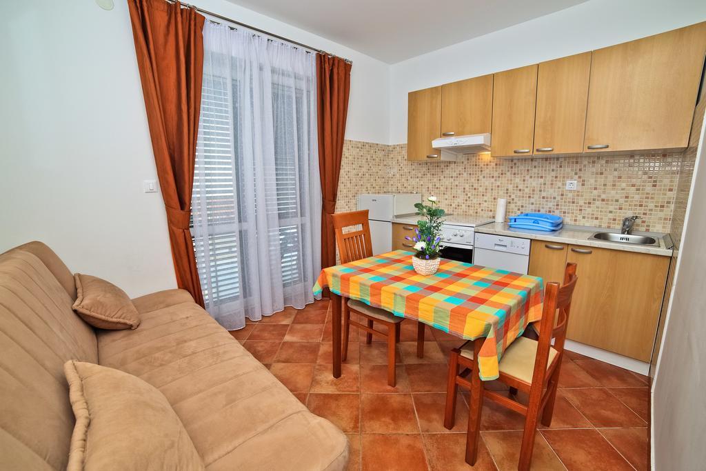 Apartments Bozikovic Подстрана Екстер'єр фото