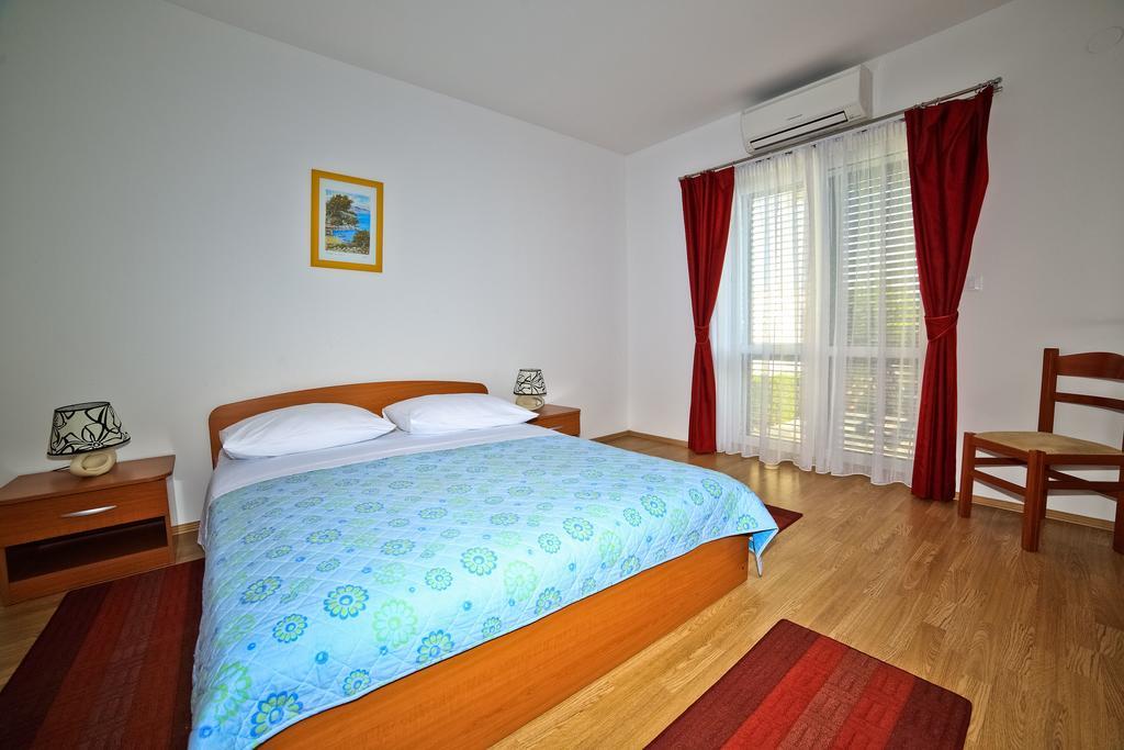 Apartments Bozikovic Подстрана Екстер'єр фото