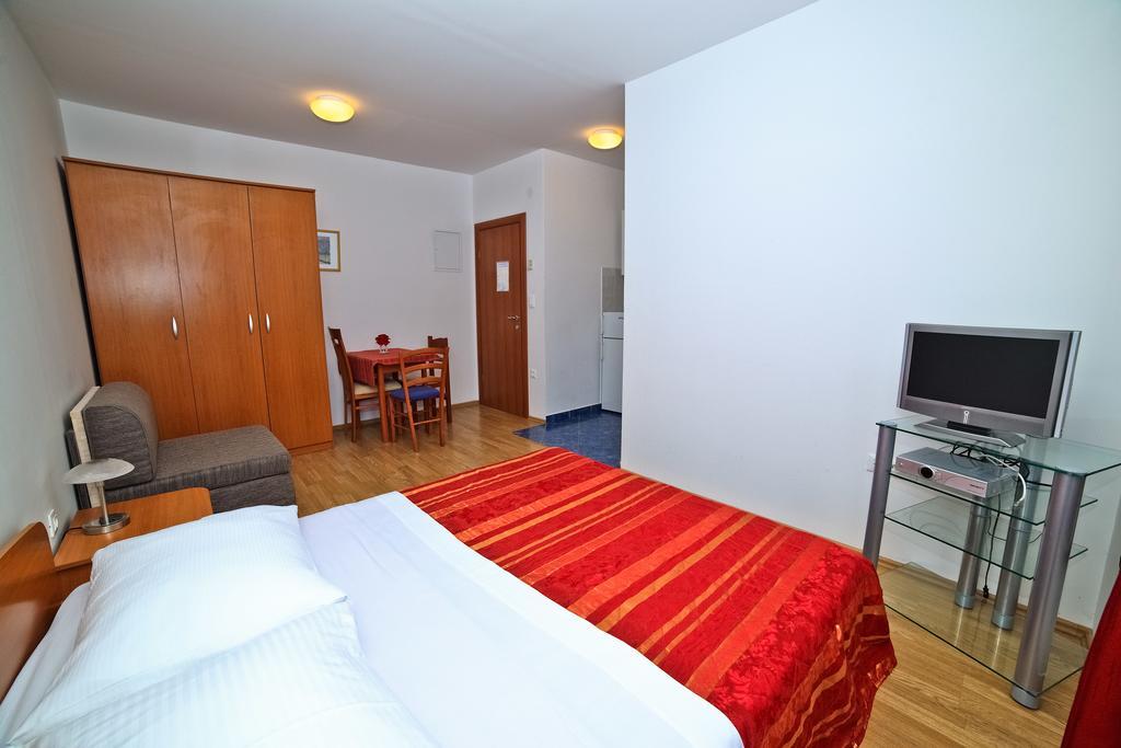 Apartments Bozikovic Подстрана Екстер'єр фото